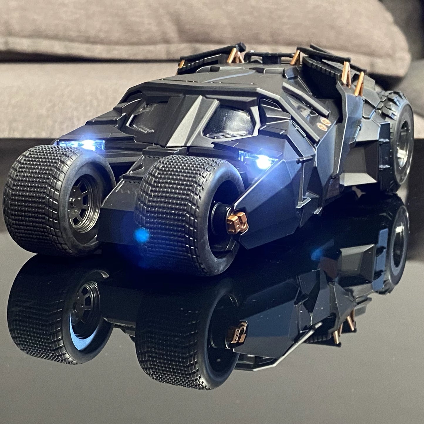 1:24 Batmobile Tumbler the Dark Knight Batman Alloy Scale Car Model Diecast Metal Sound＆Light Collection Children Toy Car Gifts